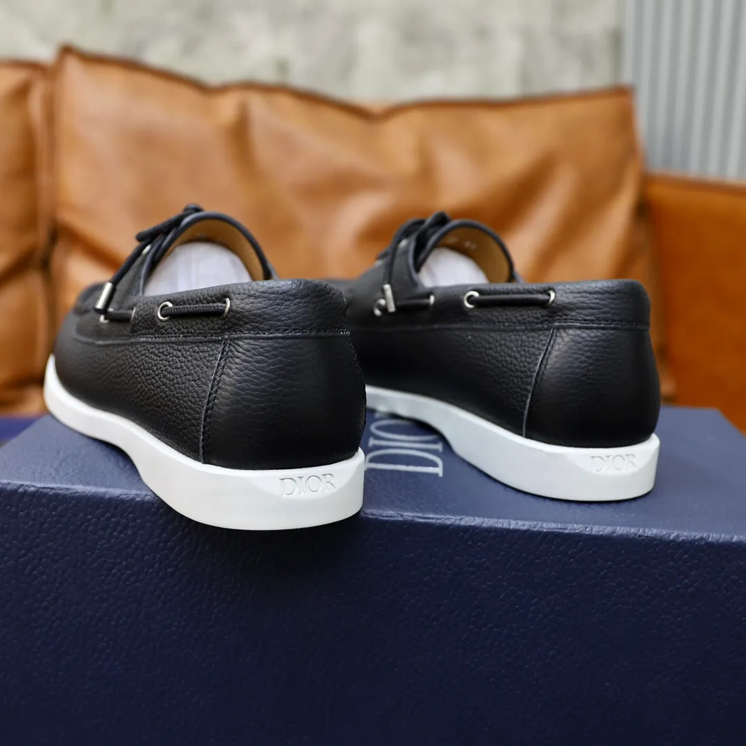 Ex-factory price: 540🙅‍♂️🙅‍♂️🙅‍♂️ Brand: Dior DIOR Standard code: Men's code 38/44 (45 can be customized) Grade: Same as the official website Material: Original cowhide stitching, cowhide lining, original TPU wear-resistant soft outsole Style categories: Leisure and sports version, footwear for driving, young fashion, European and American trends, British style Color: actual picture color
